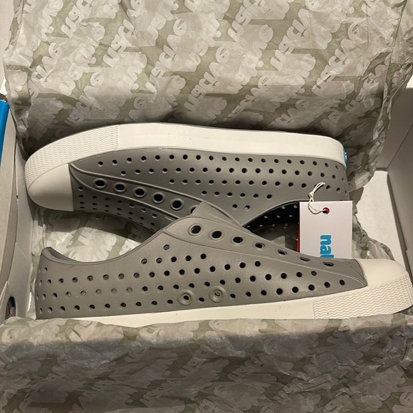 NEW Native Waterproof Shoes Unisex Size M 5/W 7 - Picture 6 of 6